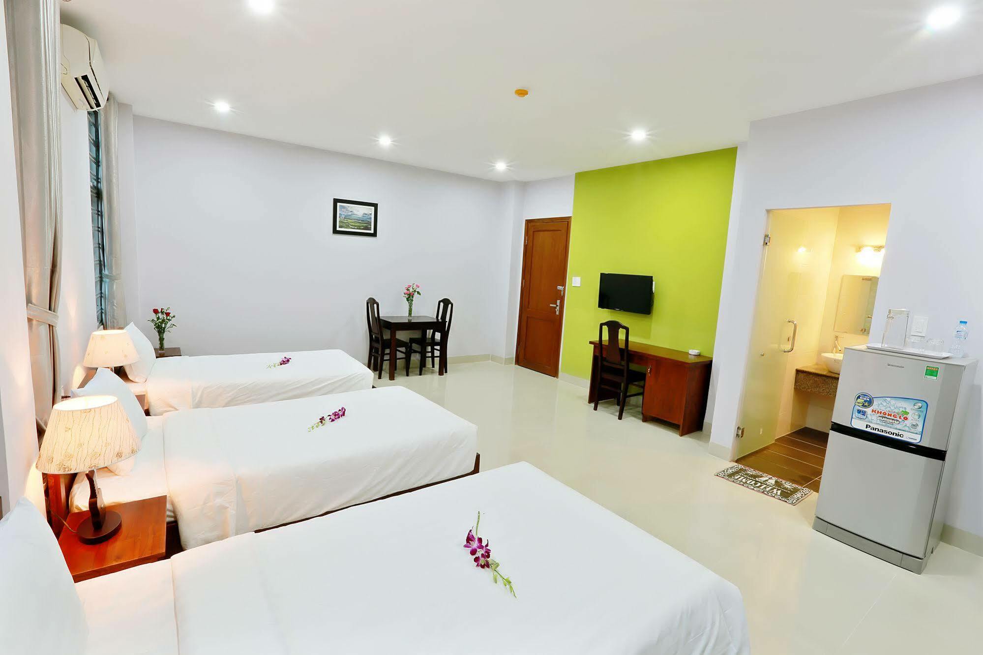Gold House Hotel Da Nang Exterior photo